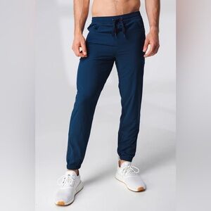 Vitality men’s M navy joggers perfect condition smoke pet free